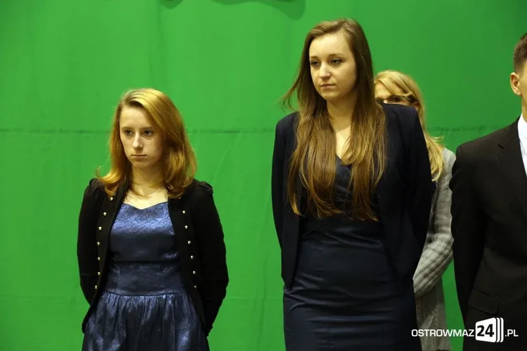 Uczniowie z powiatu nagrodzeni (zdjęcia, wideo)
