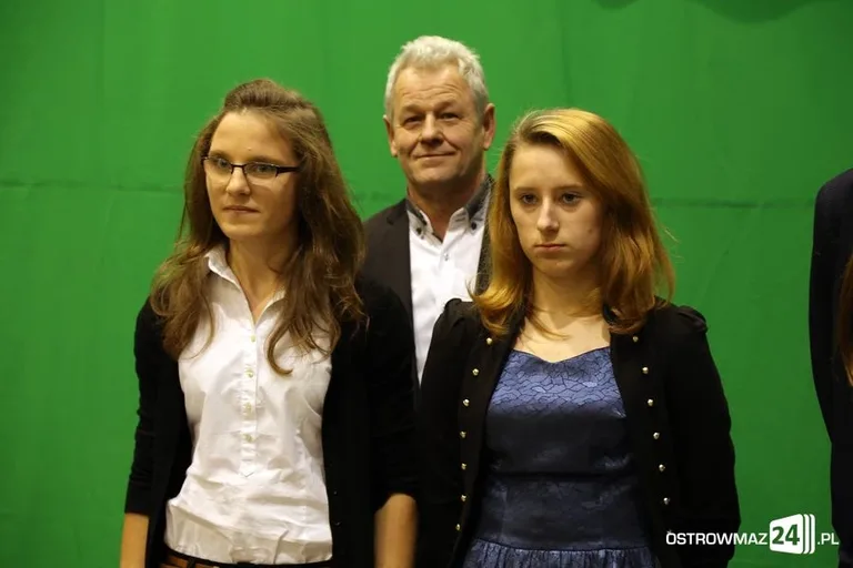 Uczniowie z powiatu nagrodzeni (zdjęcia, wideo)
