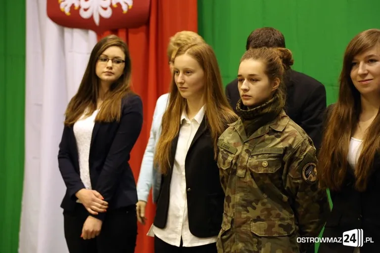 Uczniowie z powiatu nagrodzeni (zdjęcia, wideo)