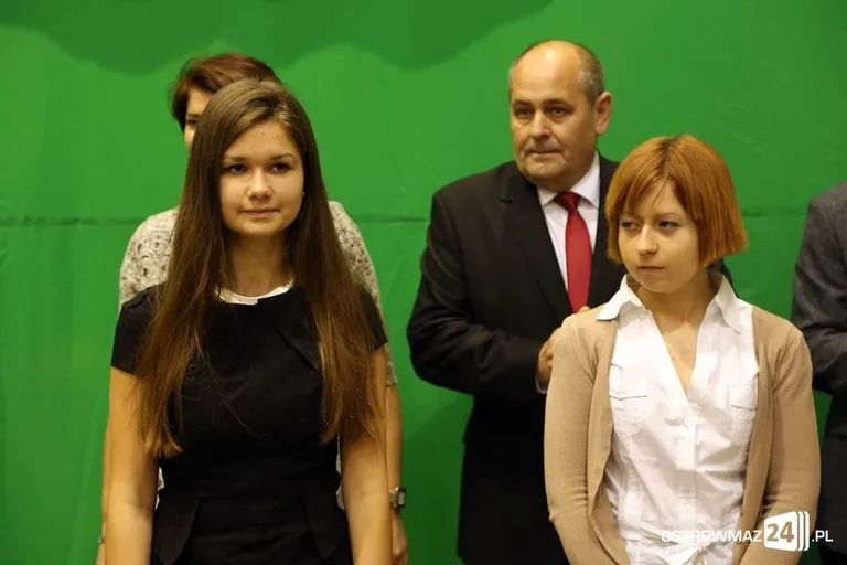 Uczniowie z powiatu nagrodzeni (zdjęcia, wideo)