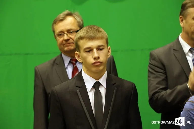 Uczniowie z powiatu nagrodzeni (zdjęcia, wideo)