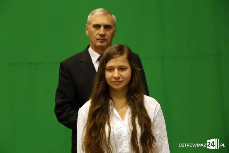 Uczniowie z powiatu nagrodzeni (zdjęcia, wideo)
