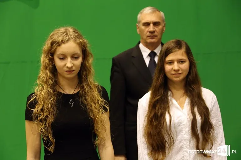 Uczniowie z powiatu nagrodzeni (zdjęcia, wideo)