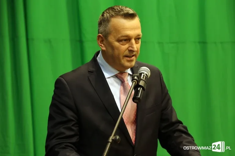 Uczniowie z powiatu nagrodzeni (zdjęcia, wideo)