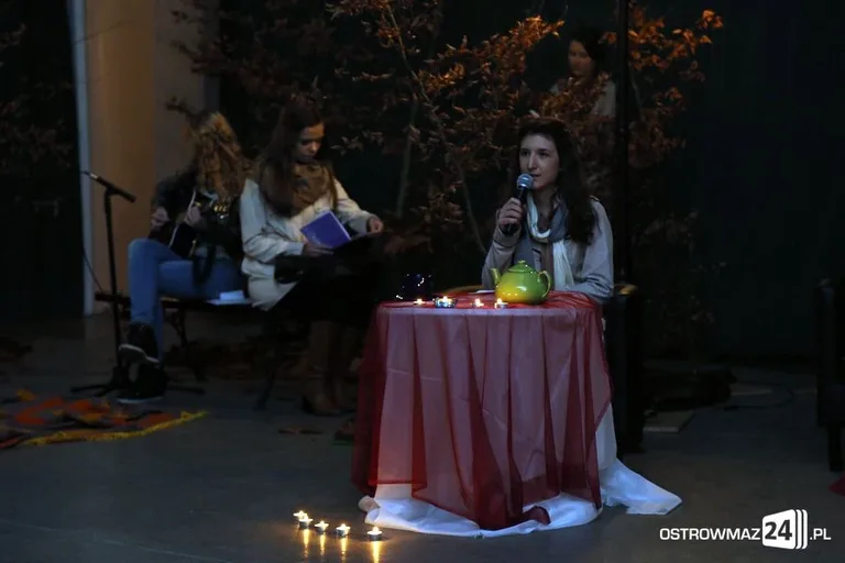 Uczniowie z powiatu nagrodzeni (zdjęcia, wideo)