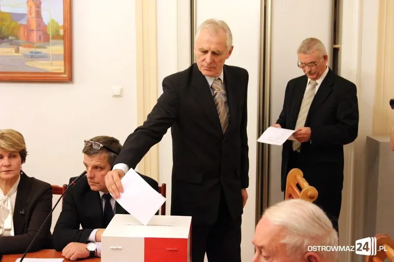 Rada miasta z nowym przewodniczącym (zdjęcia, wideo)