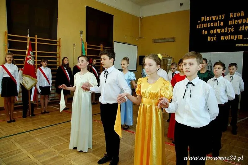 Święto szkoły podstawowej (zdjęcia, wideo)