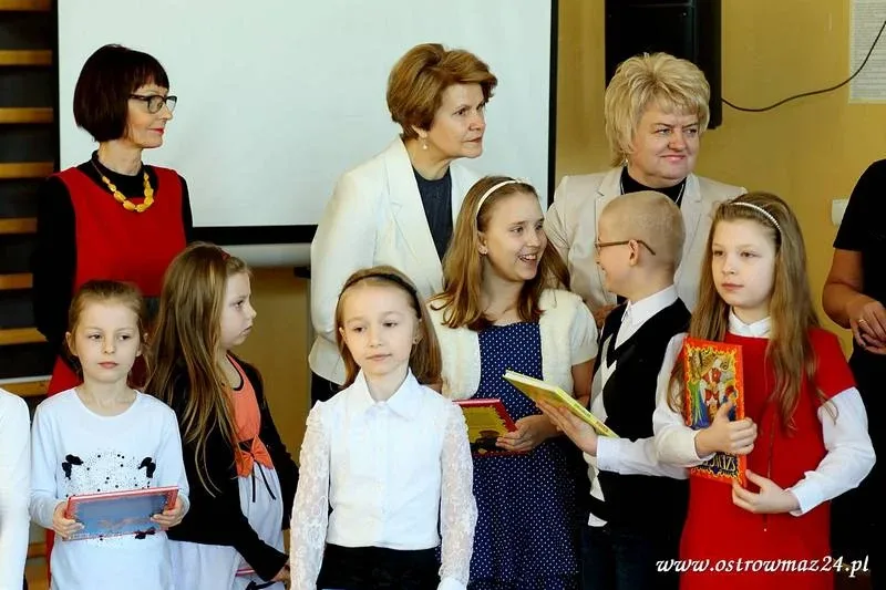 Święto szkoły podstawowej (zdjęcia, wideo)