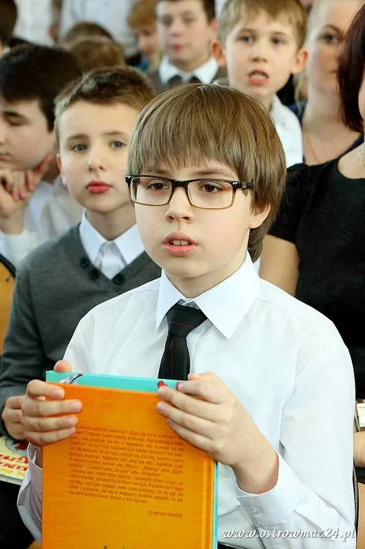 Święto szkoły podstawowej (zdjęcia, wideo)