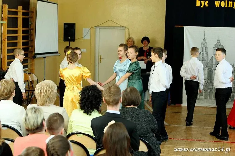 Święto szkoły podstawowej (zdjęcia, wideo)
