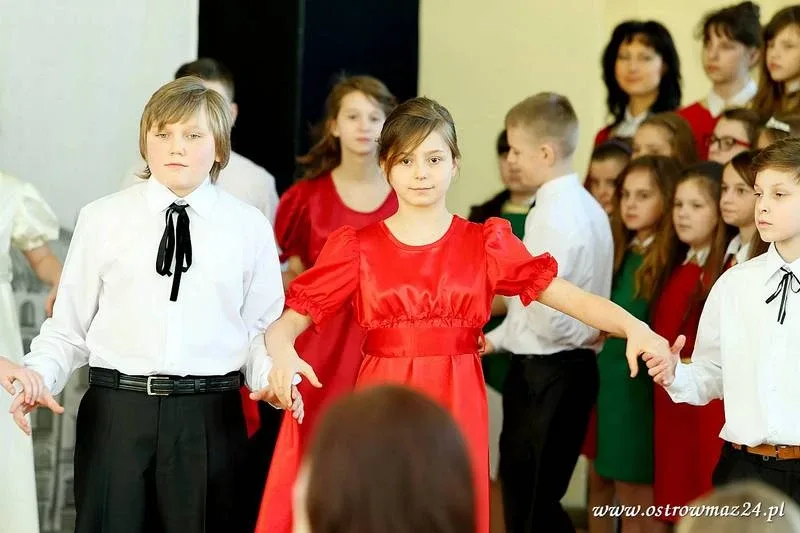 Święto szkoły podstawowej (zdjęcia, wideo)