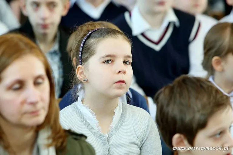 Święto szkoły podstawowej (zdjęcia, wideo)