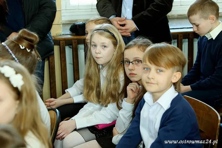 Święto szkoły podstawowej (zdjęcia, wideo)