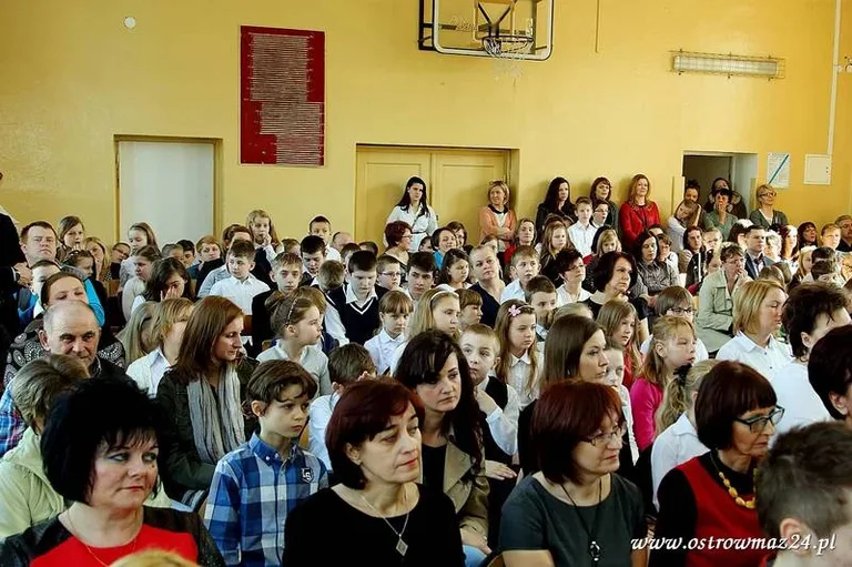 Święto szkoły podstawowej (zdjęcia, wideo)