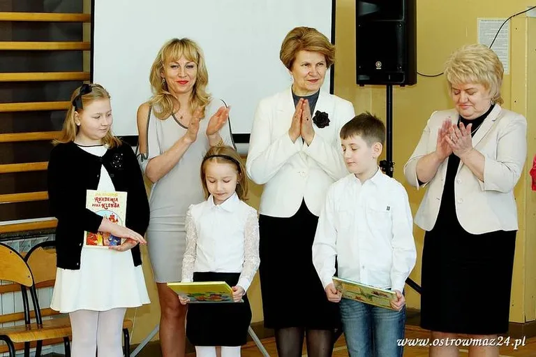 Święto szkoły podstawowej (zdjęcia, wideo)