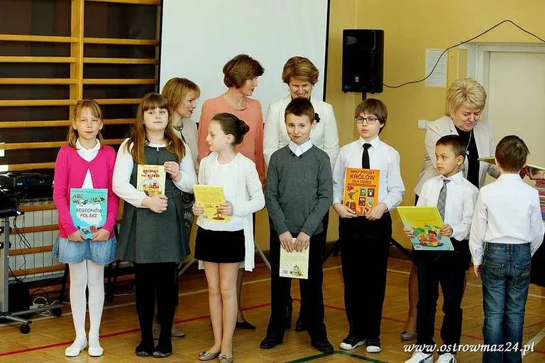 Święto szkoły podstawowej (zdjęcia, wideo)