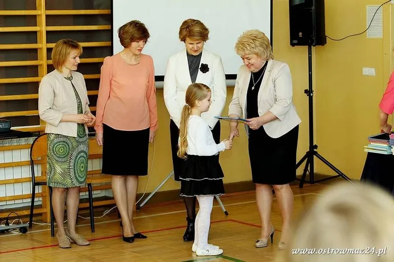 Święto szkoły podstawowej (zdjęcia, wideo)