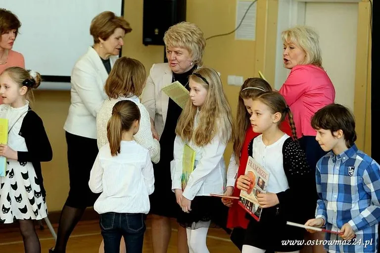 Święto szkoły podstawowej (zdjęcia, wideo)