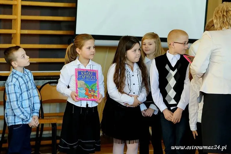 Święto szkoły podstawowej (zdjęcia, wideo)
