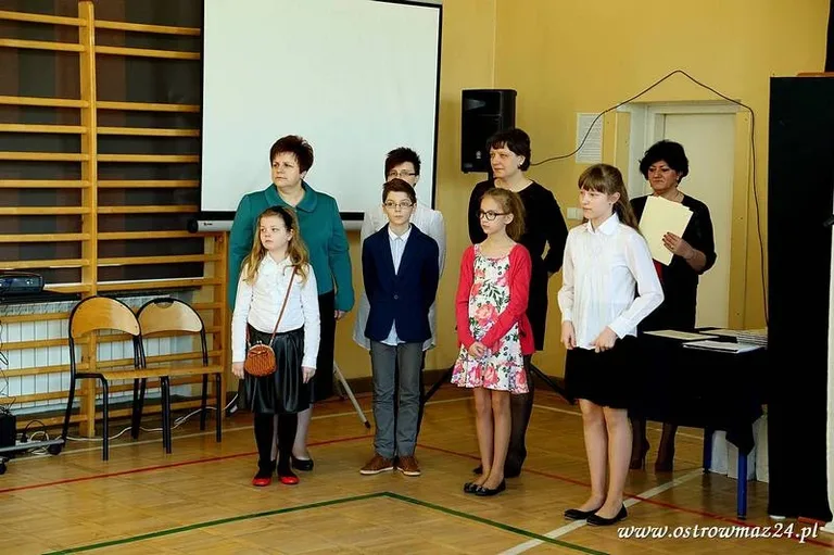 Święto szkoły podstawowej (zdjęcia, wideo)