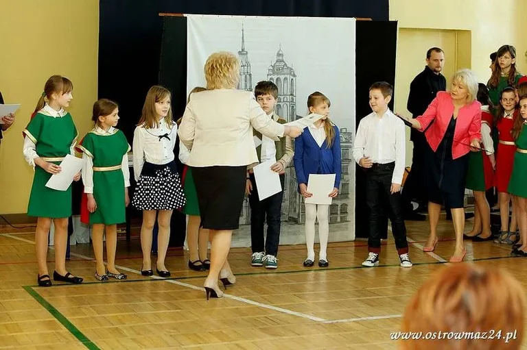 Święto szkoły podstawowej (zdjęcia, wideo)