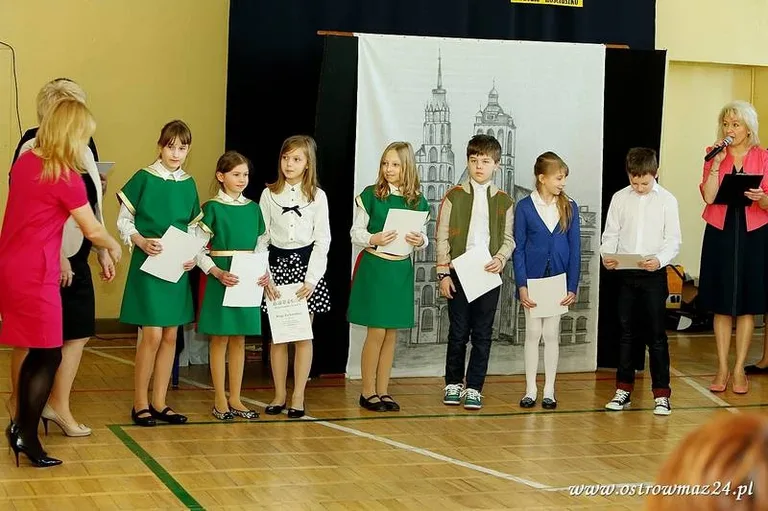 Święto szkoły podstawowej (zdjęcia, wideo)