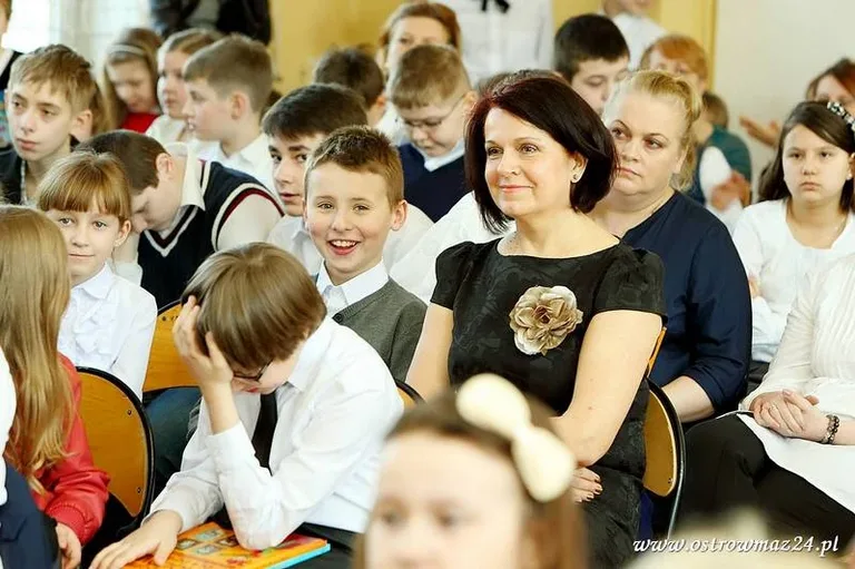 Święto szkoły podstawowej (zdjęcia, wideo)