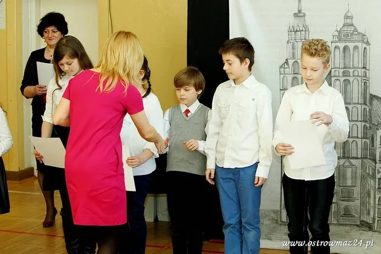 Święto szkoły podstawowej (zdjęcia, wideo)