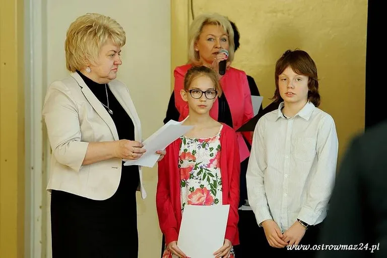 Święto szkoły podstawowej (zdjęcia, wideo)
