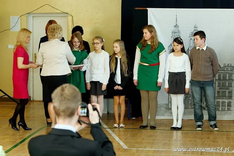 Święto szkoły podstawowej (zdjęcia, wideo)