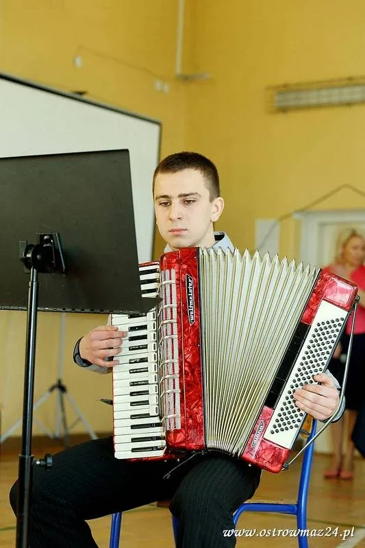 Święto szkoły podstawowej (zdjęcia, wideo)