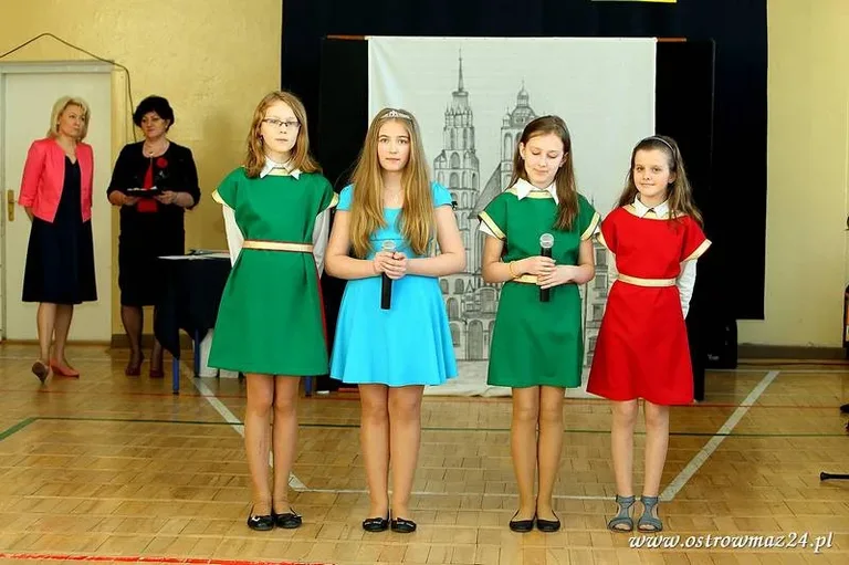 Święto szkoły podstawowej (zdjęcia, wideo)