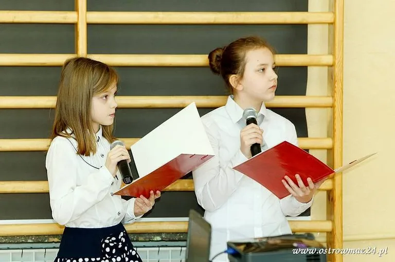 Święto szkoły podstawowej (zdjęcia, wideo)