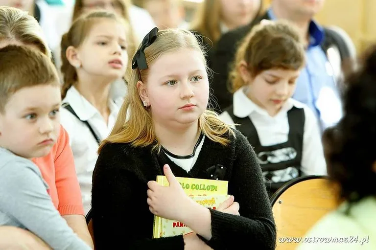 Święto szkoły podstawowej (zdjęcia, wideo)