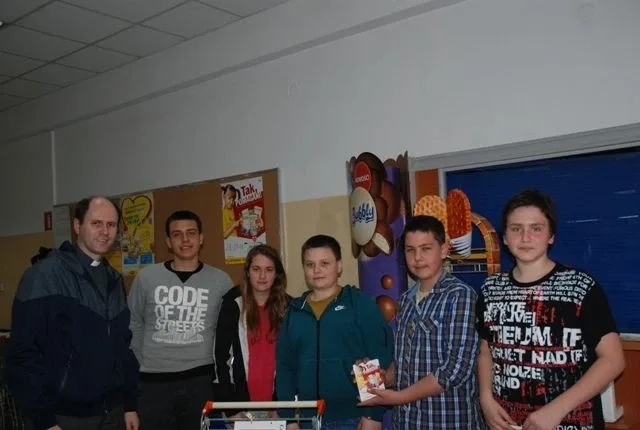 Ostrów pomaga w akcji Caritasu (zdjęcia)