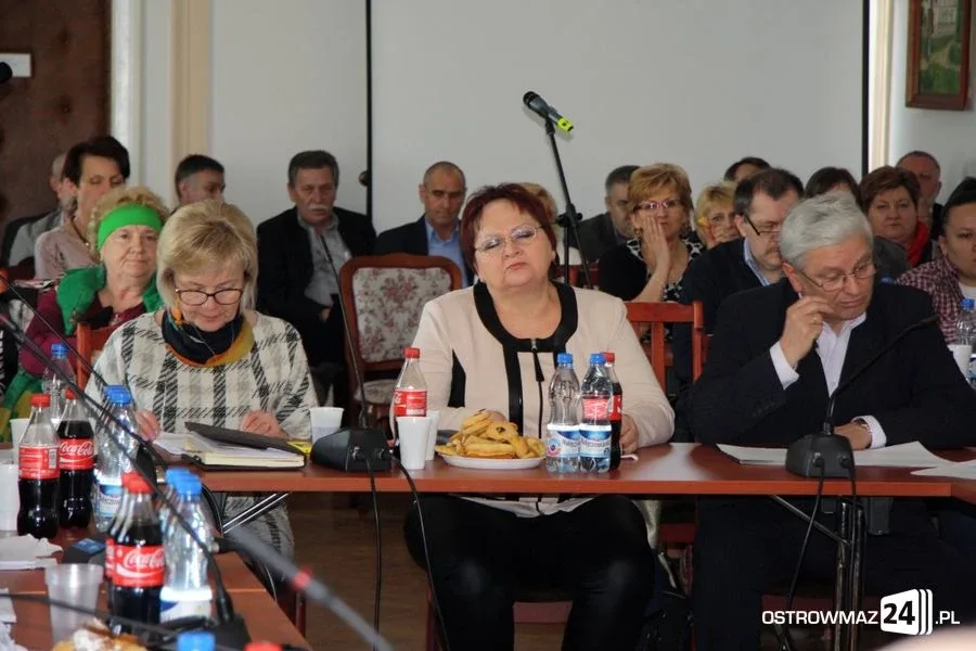 Sesja miejska pełna obelg i wzajemnych oskarżeń