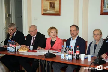 Sesja miejska pełna obelg i wzajemnych oskarżeń