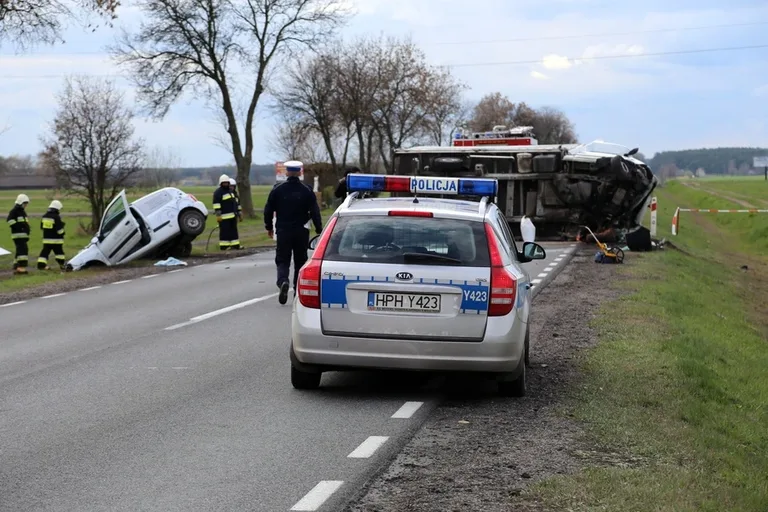 Czołówka z ciężarówką (zdjęcia, aktualizacja)
