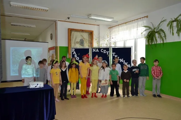 Pasowanie pierwszoklasistów na czytelników (zdjęcia)