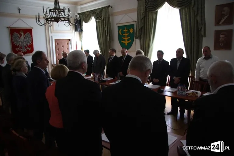 Sesja miejska pełna obelg i wzajemnych oskarżeń