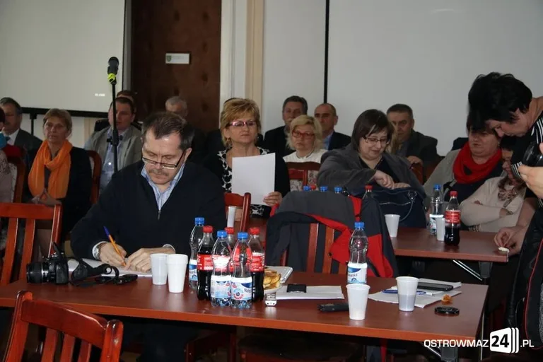 Sesja miejska pełna obelg i wzajemnych oskarżeń