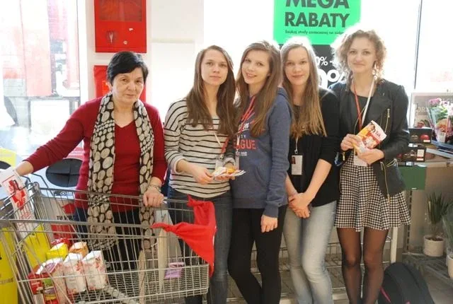 Ostrów pomaga w akcji Caritasu (zdjęcia)