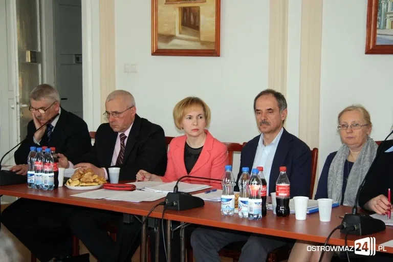 Sesja miejska pełna obelg i wzajemnych oskarżeń