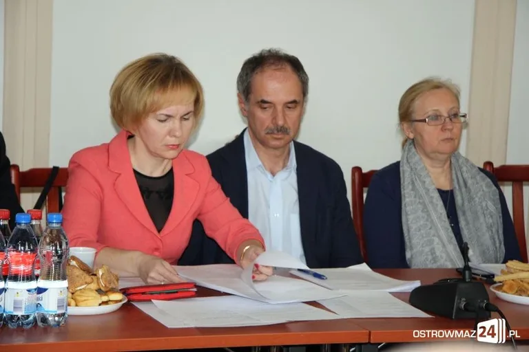 Sesja miejska pełna obelg i wzajemnych oskarżeń