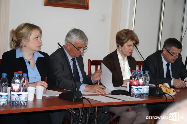 Sesja miejska pełna obelg i wzajemnych oskarżeń