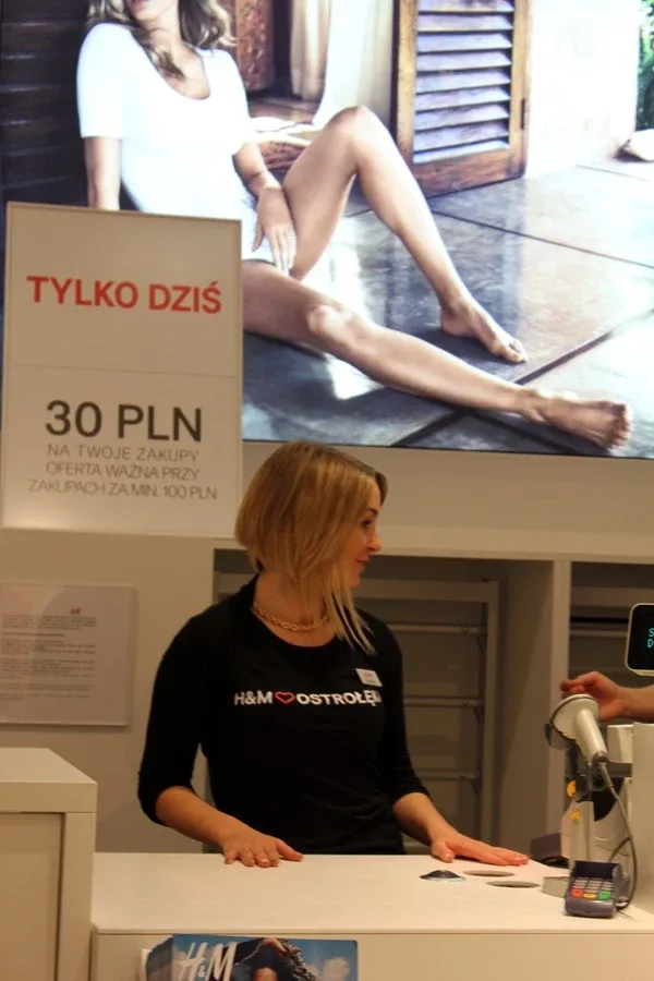 Taneczne otwarcie sklepu H&M (zdjęcia, wideo)