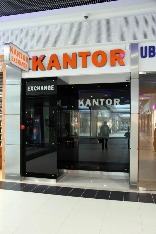 Pierwsi klienci Galerii Bursztynowej (zdjęcia, wideo)