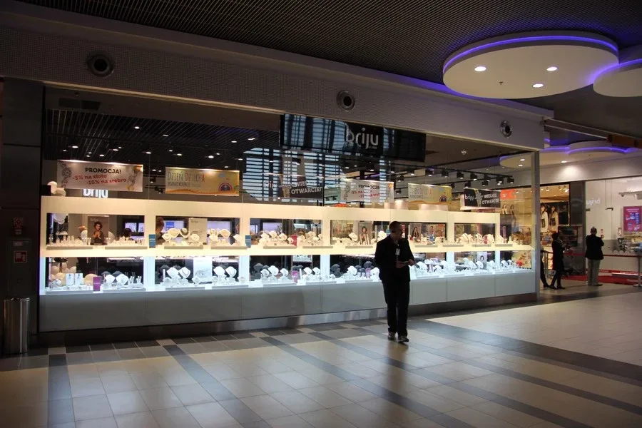 Pierwsi klienci Galerii Bursztynowej (zdjęcia, wideo)