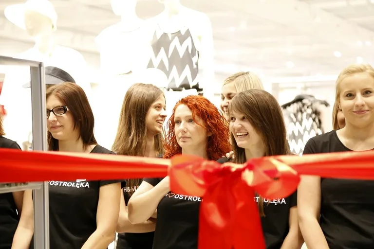 Taneczne otwarcie sklepu H&M (zdjęcia, wideo)