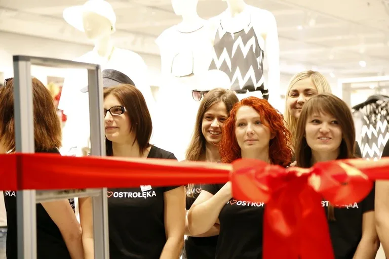 Taneczne otwarcie sklepu H&M (zdjęcia, wideo)